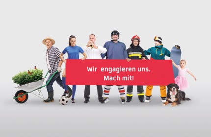 Verschiedene Personen mit Hobby- und Arbeitsutensilien halten Banner mit Aufschrift «Wir engagieren uns. Mach mit!»